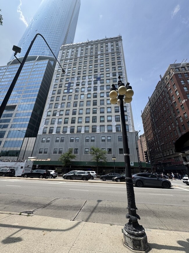 Building Photo - 910 S Michigan Ave