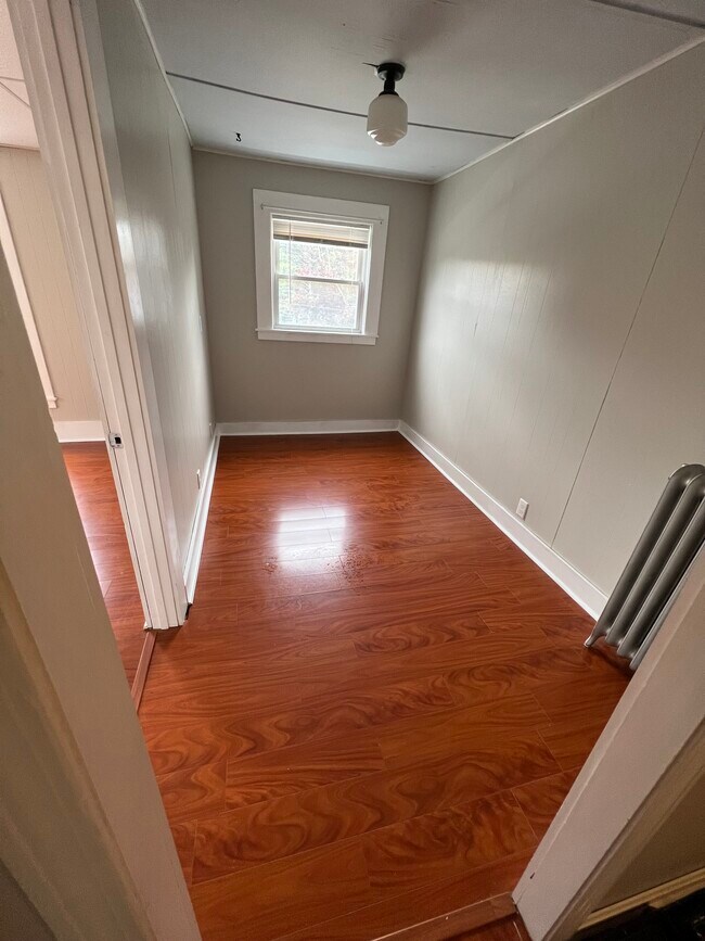 Building Photo - 6 Pleasant View St