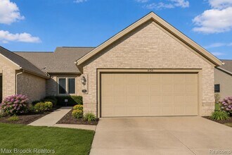 Building Photo - 2546 Highridge Ln SE