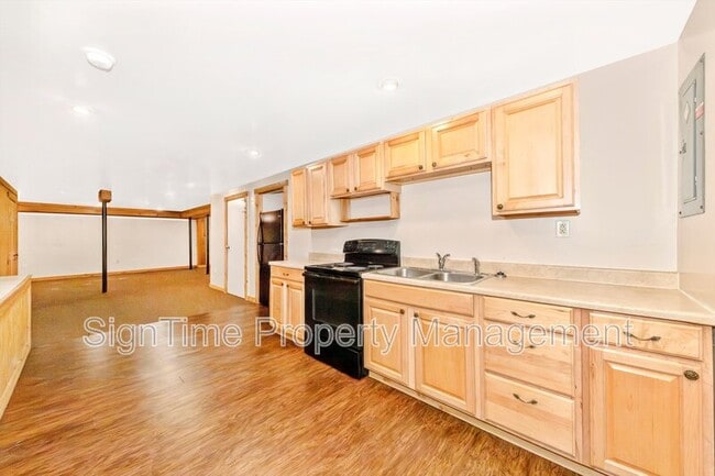 Building Photo - 306 N Potomac St