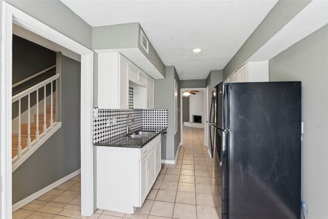 Building Photo - 8321 Nairn St