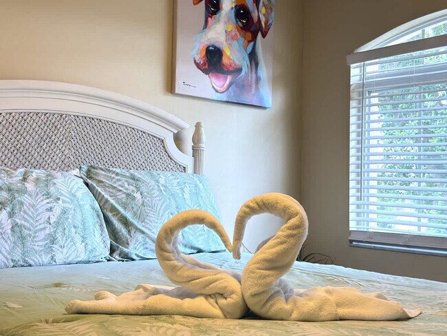 Building Photo - 900 Oxford Dr