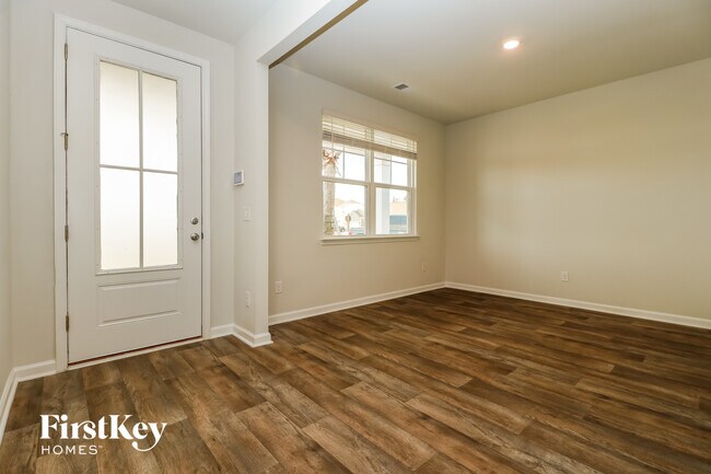 Building Photo - 409 Zenith Blvd