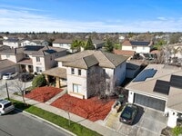 Building Photo - Large two-story home in the Bridal Ridge c...