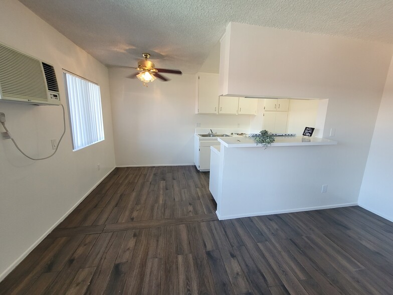 Building Photo - 8135 Langdon Ave