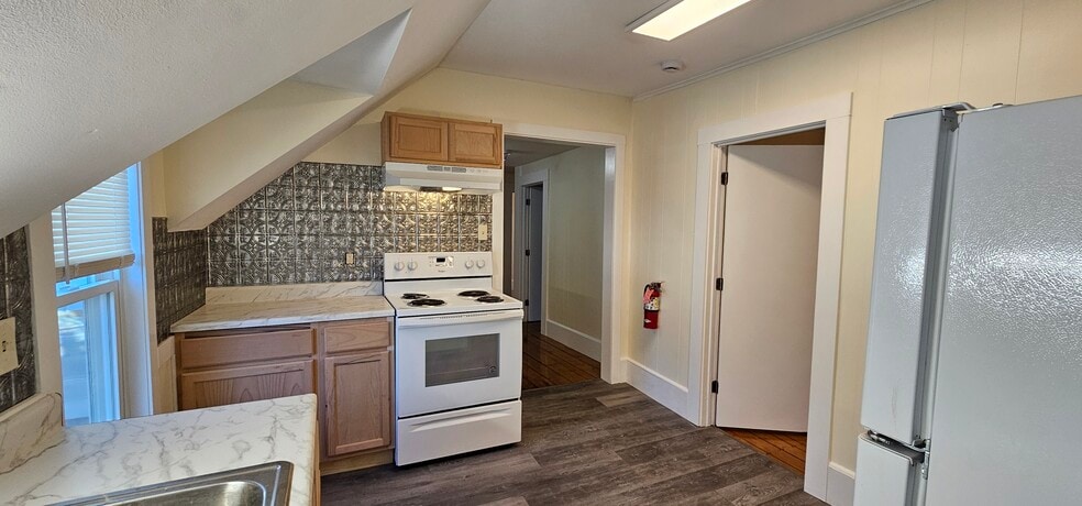 Kitchen - 368 Court St