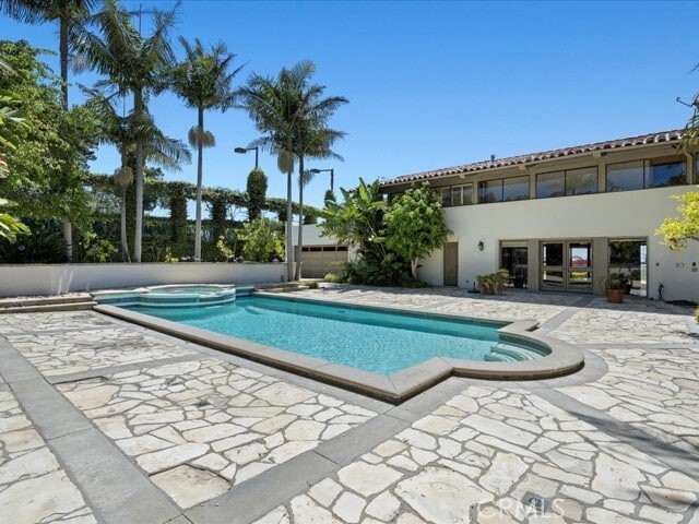 Building Photo - 709 Paseo Del Mar
