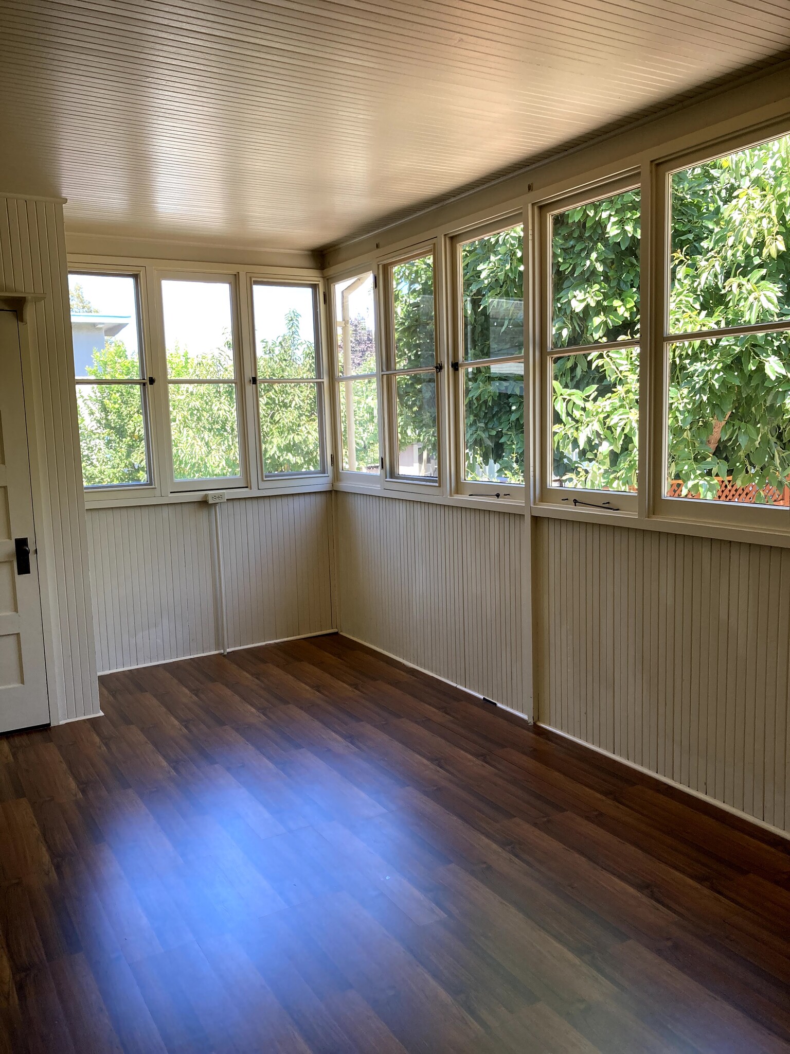 Bedroom 3 has lots of windows - 264 N 13th St