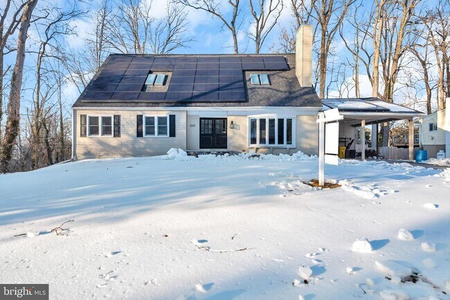 Building Photo - 1080 Crestview Dr