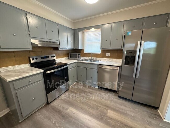 Building Photo - 2941 Rollingwood Dr