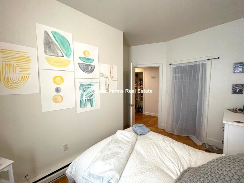 Building Photo - 616 Columbus Ave