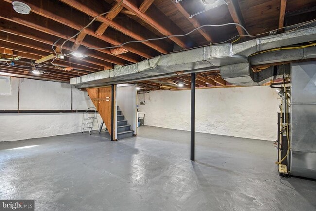 Building Photo - 115 Locust St