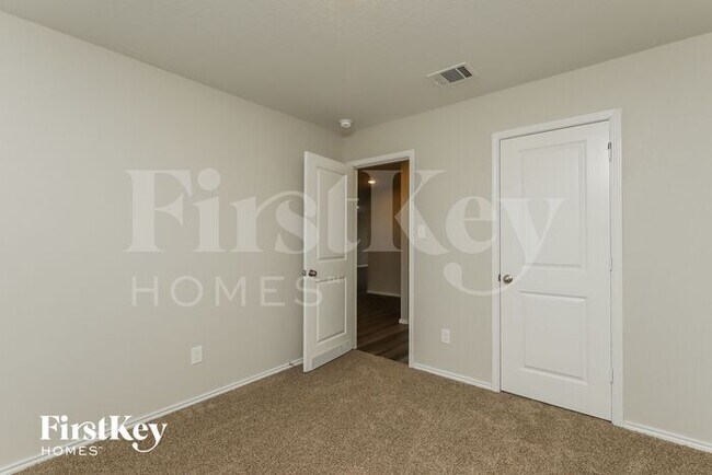Building Photo - 5639 Jasmine Spur