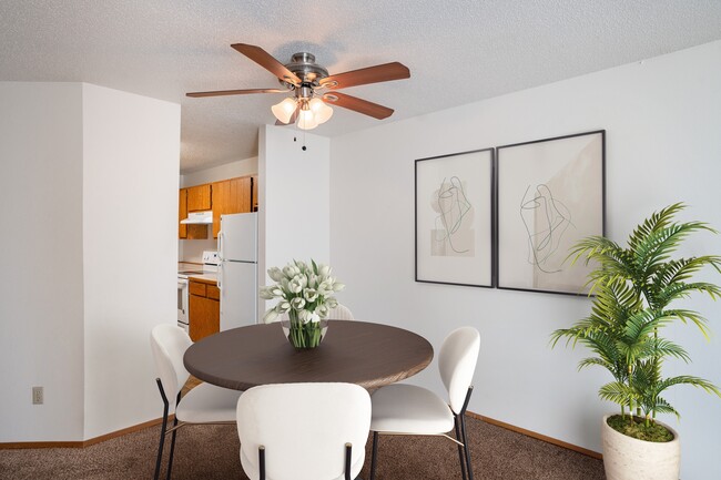 Fargo, ND Westview Towers Apartments | Dining - Westview Towers