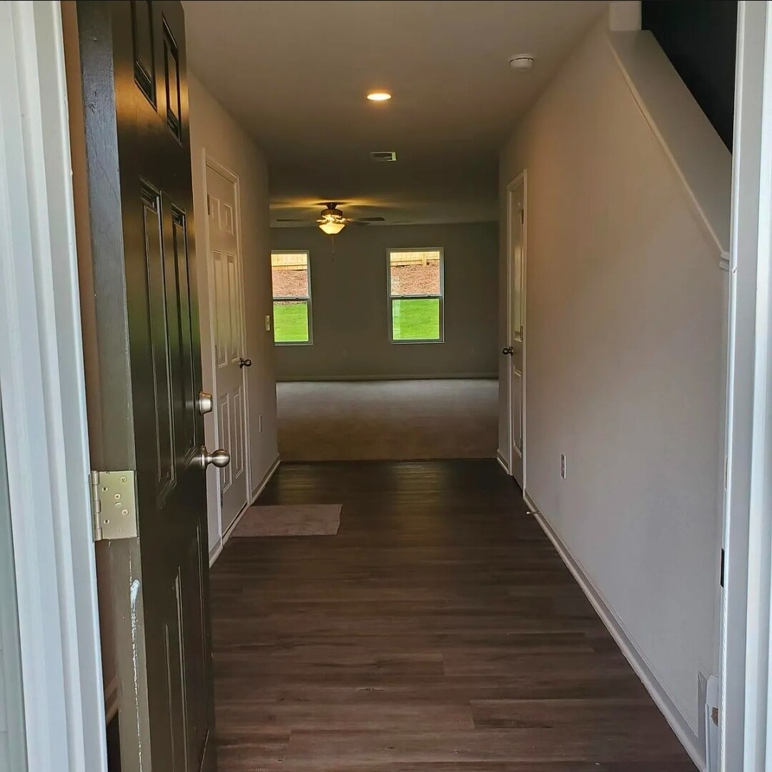 Building Photo - Room in House on Creedmore Hills Dr