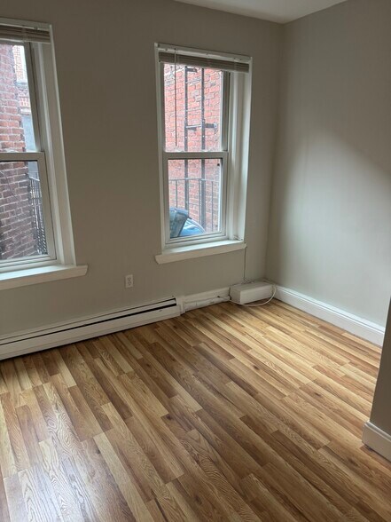 Building Photo - 165 Winthrop Rd