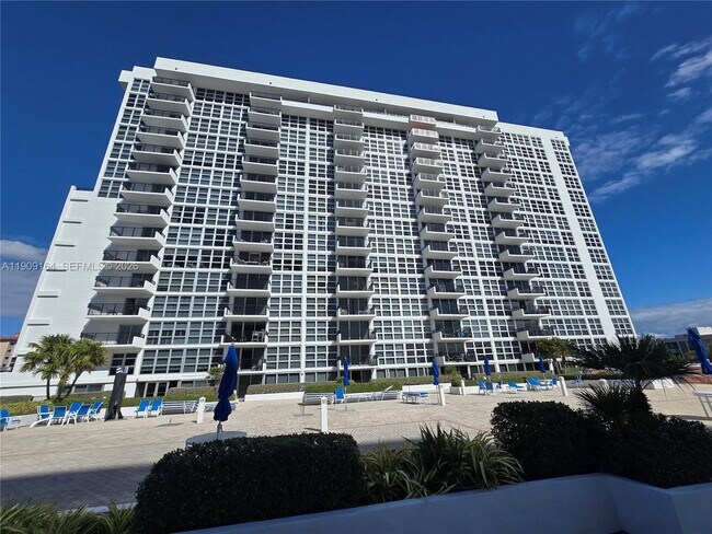 Building Photo - 531 N Ocean Blvd