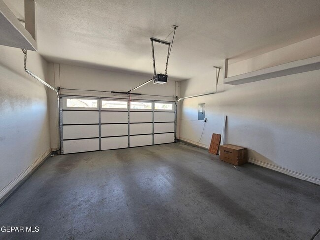 Building Photo - 545 Oilfield Dr