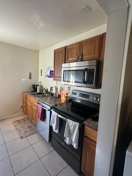 Building Photo - 630 S Washington St