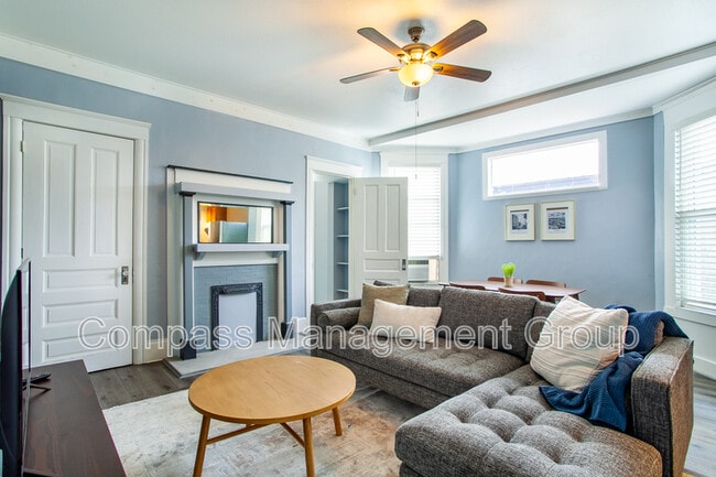 Building Photo - 813 Hall of Fame Dr