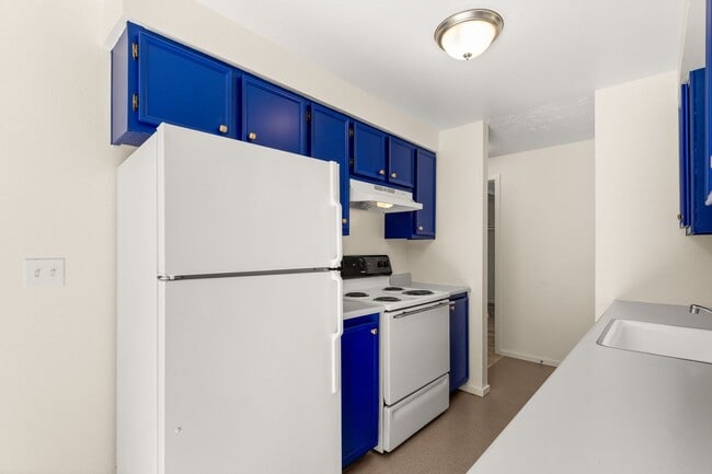 Building Photo - 2 bedroom, 1 bath near Mt. Tabor in SE Por...