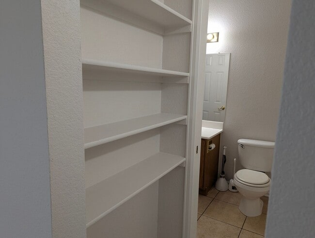 Building Photo - Charming 2BR Condo in Aurora