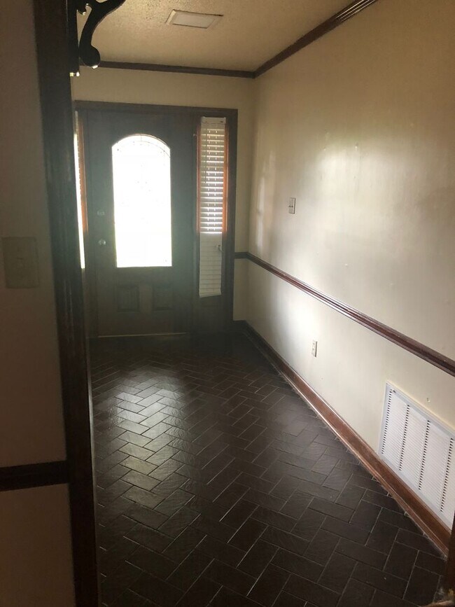 Building Photo - Great Home for Rent NE Jax, near soccer fields - quiet neighborhood, great for family