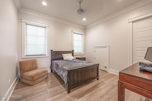 Building Photo - 300 Brightwood Dr
