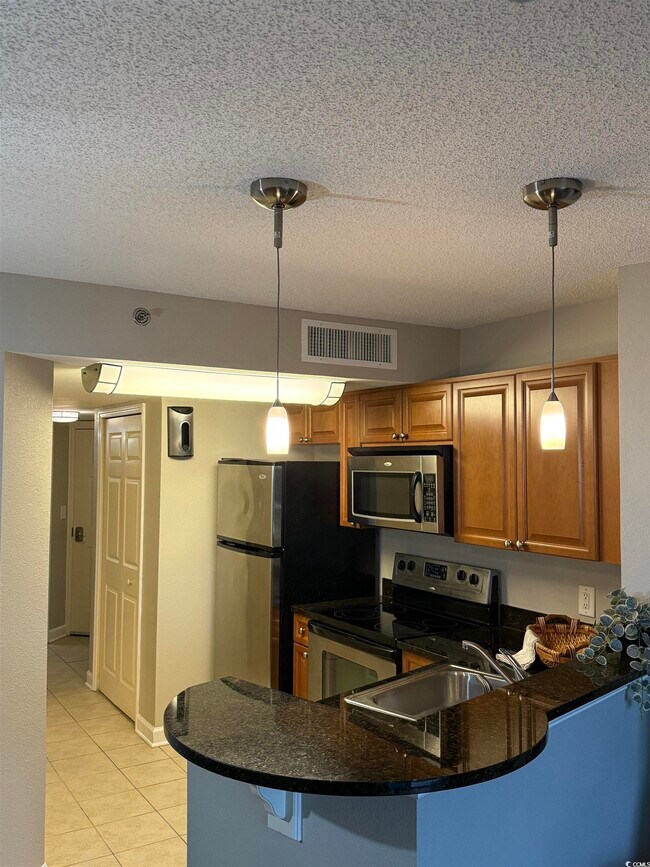 Building Photo - 215 77th Ave N