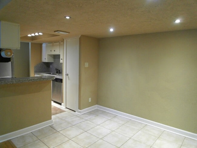 Building Photo - 14911 Wunderlich Dr