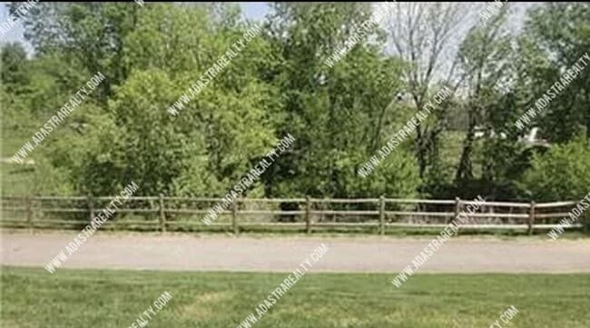 Building Photo - Spacious 3 Bedroom Townhome in Platte City...