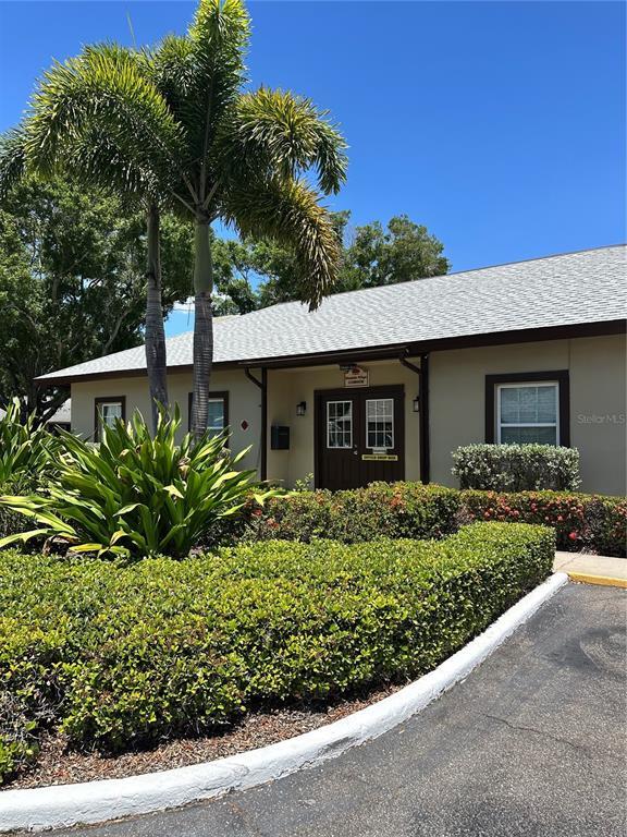 Building Photo - 4215 E Bay Dr