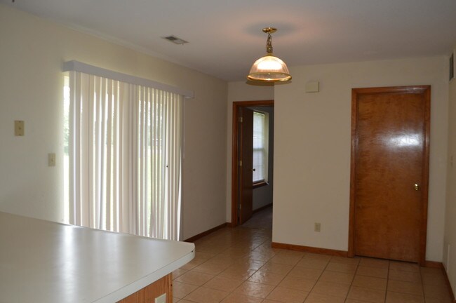 Building Photo - 4200 Derby Ridge Dr