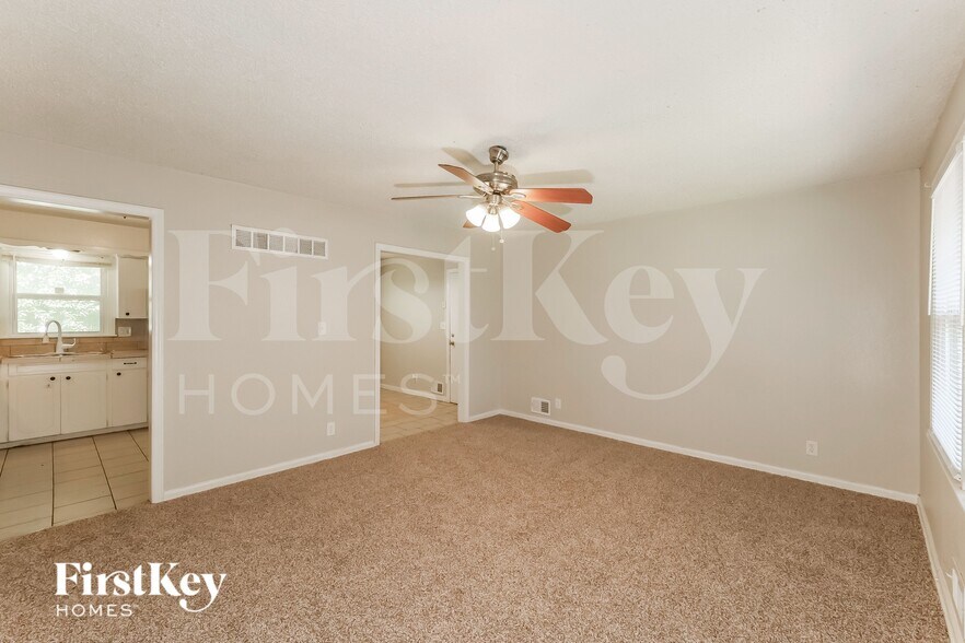 Building Photo - 9807 Drury Ave