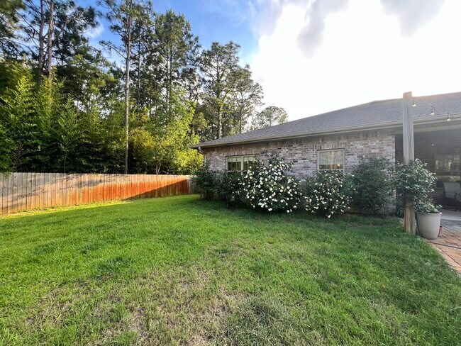 Building Photo - 2180 Ranch Dr