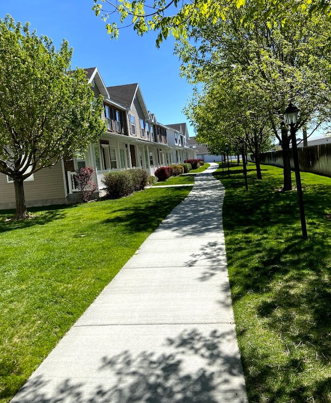 Building Photo - 879 Capital Ave