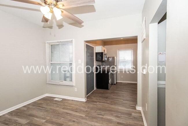 Building Photo - 1329 E Market St