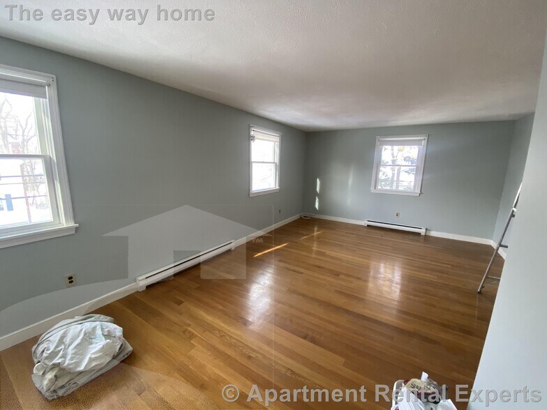 Building Photo - 92 Sylvia St