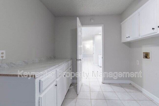 Building Photo - 732 Westridge Ct