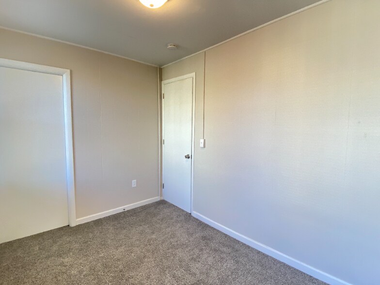 Building Photo - 3136 W 40th St