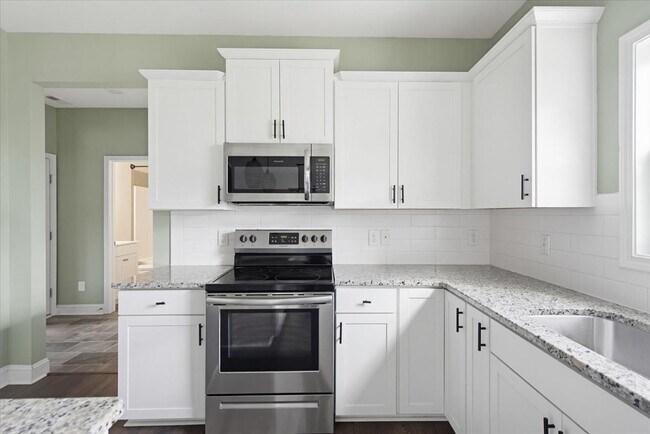 Building Photo - 1717 Stackhouse Dr