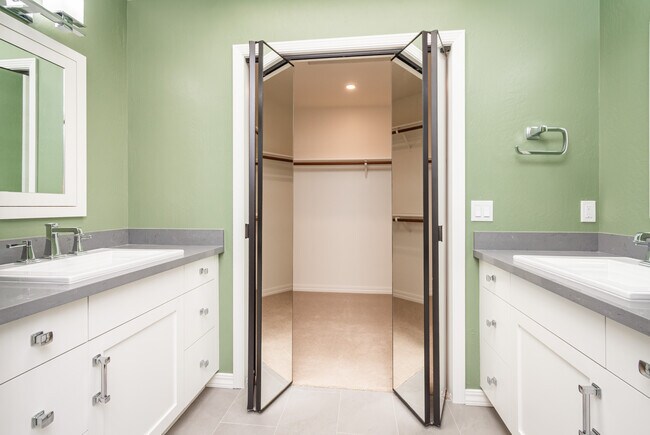 Building Photo - 1797 Silverado Trail