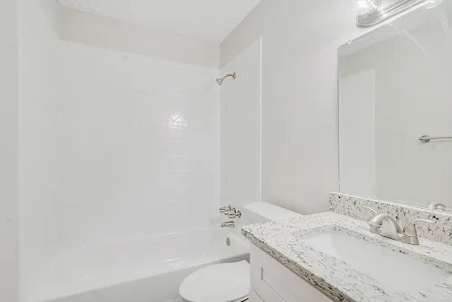 Building Photo - 5485 Pine Dr SW