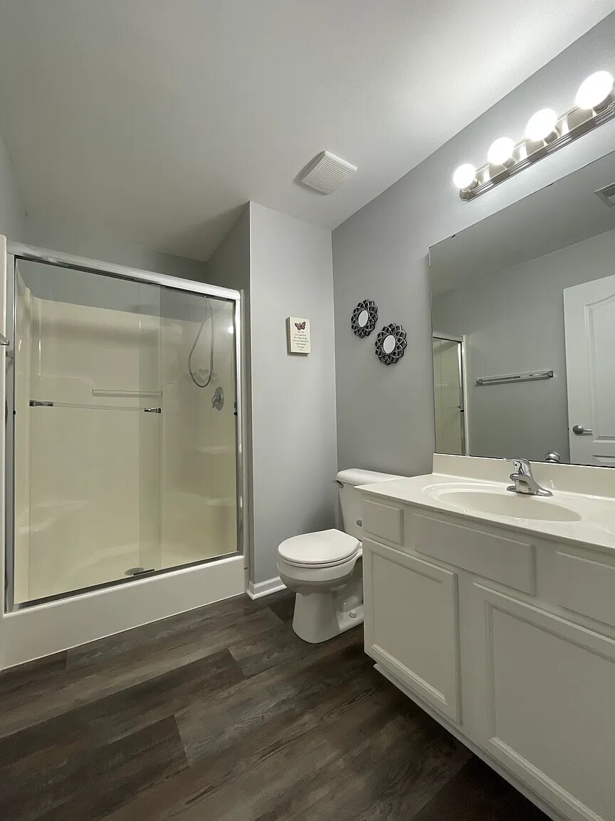 Building Photo - 2133 Welsh Dr