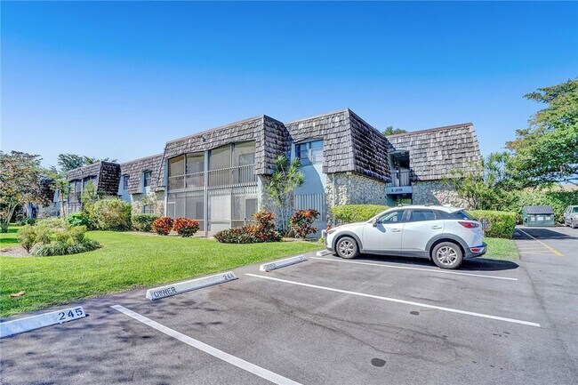 Building Photo - 3115 Oakland Shores Dr