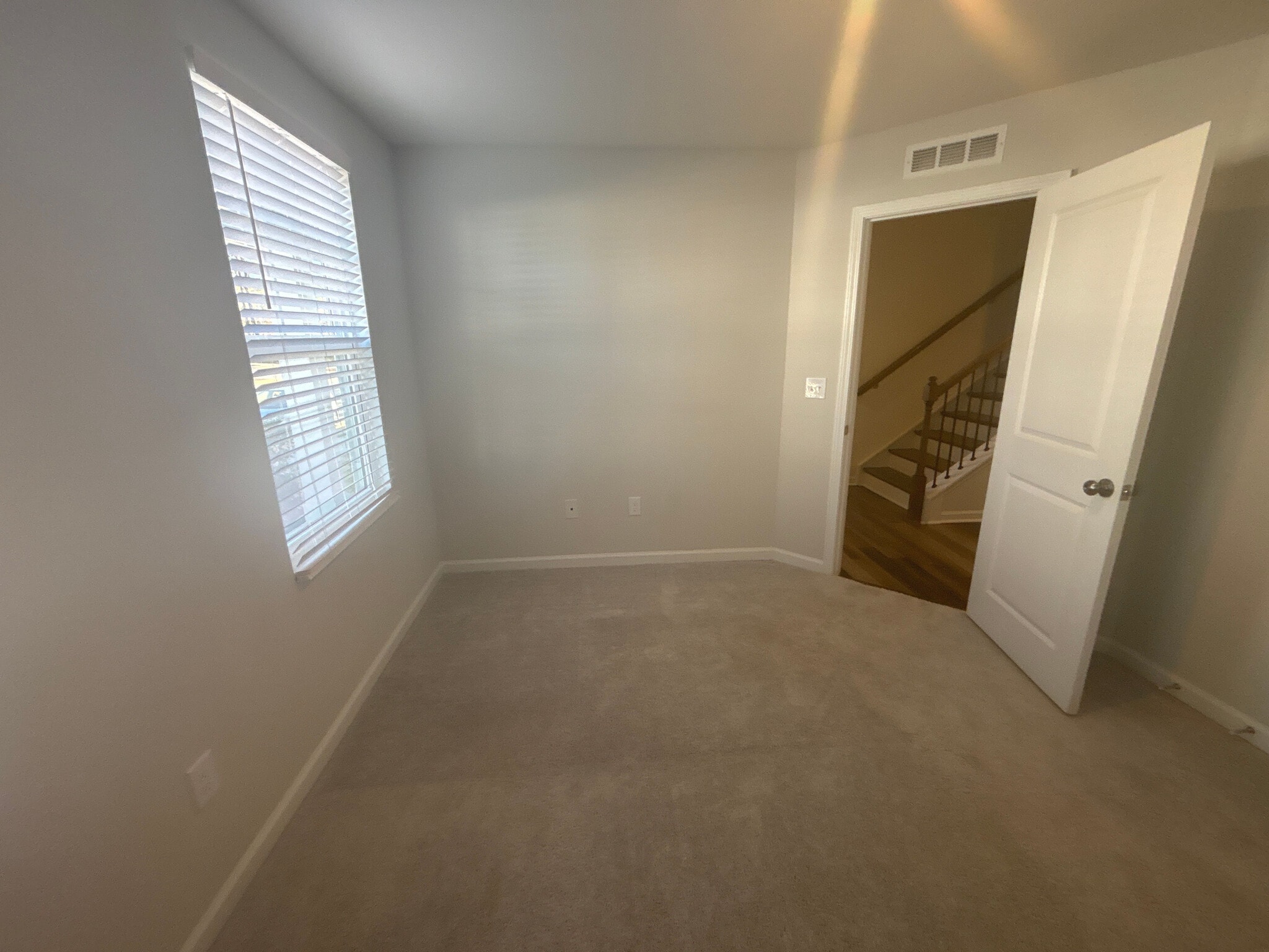 Building Photo - Room in Townhome on Hemlock Cone Wy