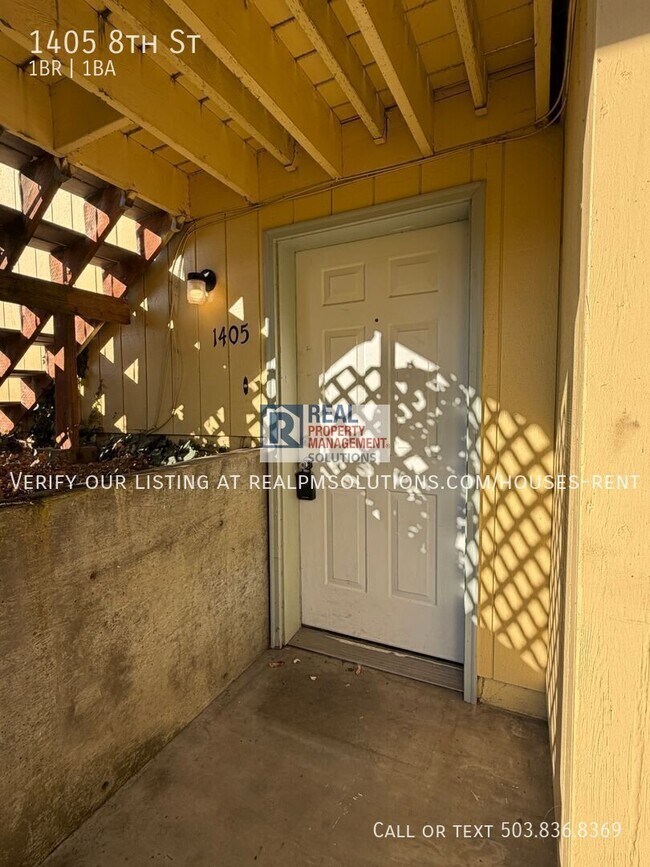 Building Photo - 1405 8th St