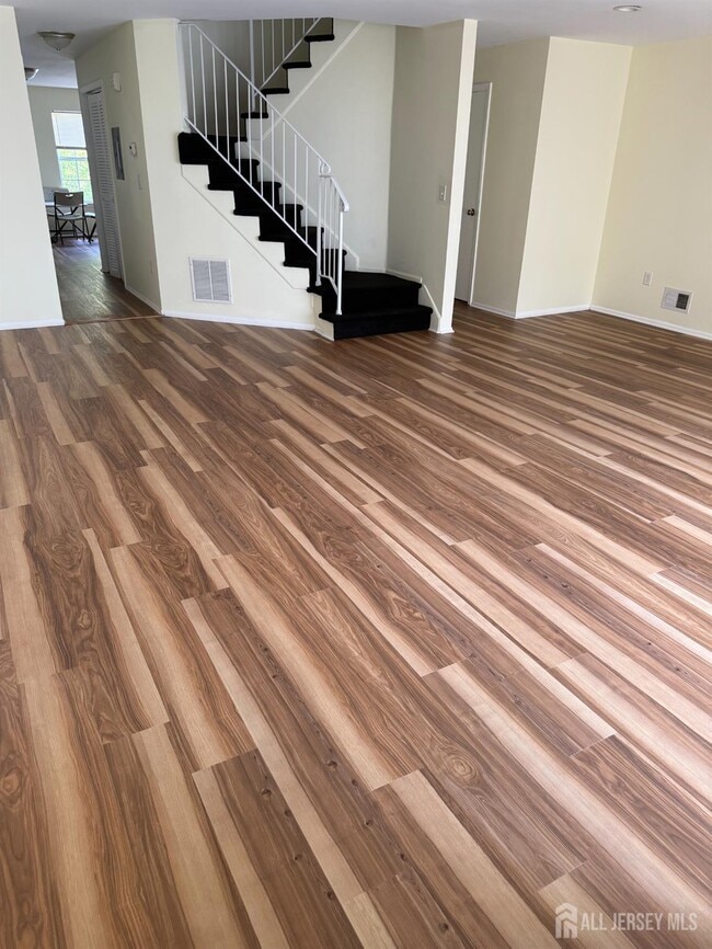 Building Photo - 813 Plymouth Rd