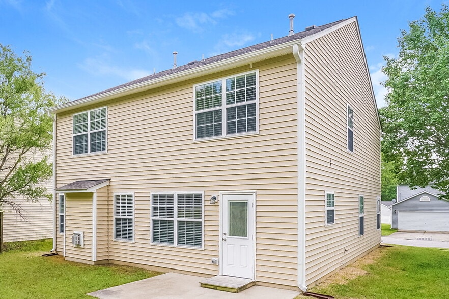 Building Photo - 5825 Bryanstone Pl