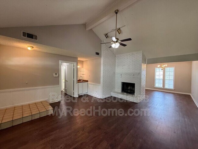 Building Photo - 6556 Birch Hollow Dr